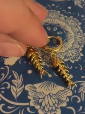 New Fish Bone Mini Hoop Earrings